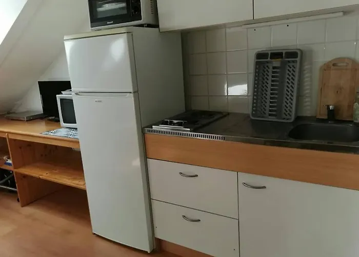 Petit Mansarde 18 M2 Avec Piscine Gratuite Apartmán *